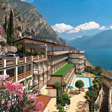 Hotel Splendid Palace Лимоне сул Гарда Екстериор снимка