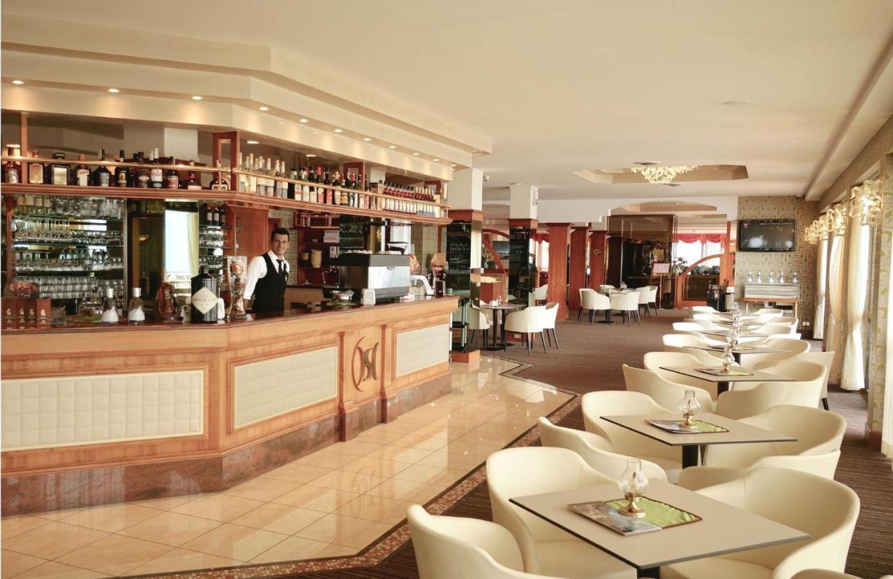 Hotel Splendid Palace Лимоне сул Гарда Екстериор снимка