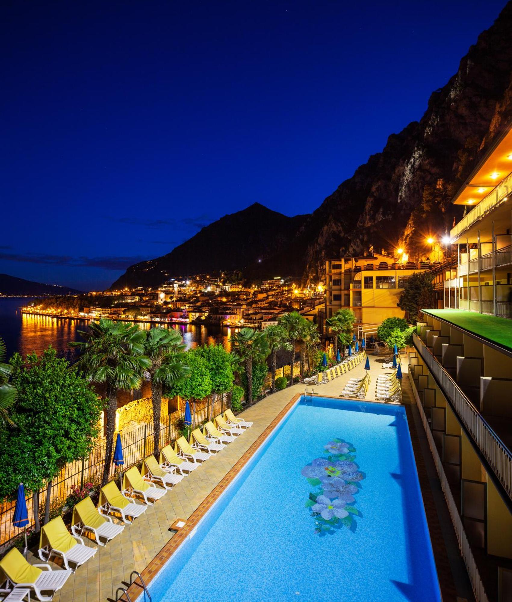 Hotel Splendid Palace Лимоне сул Гарда Екстериор снимка