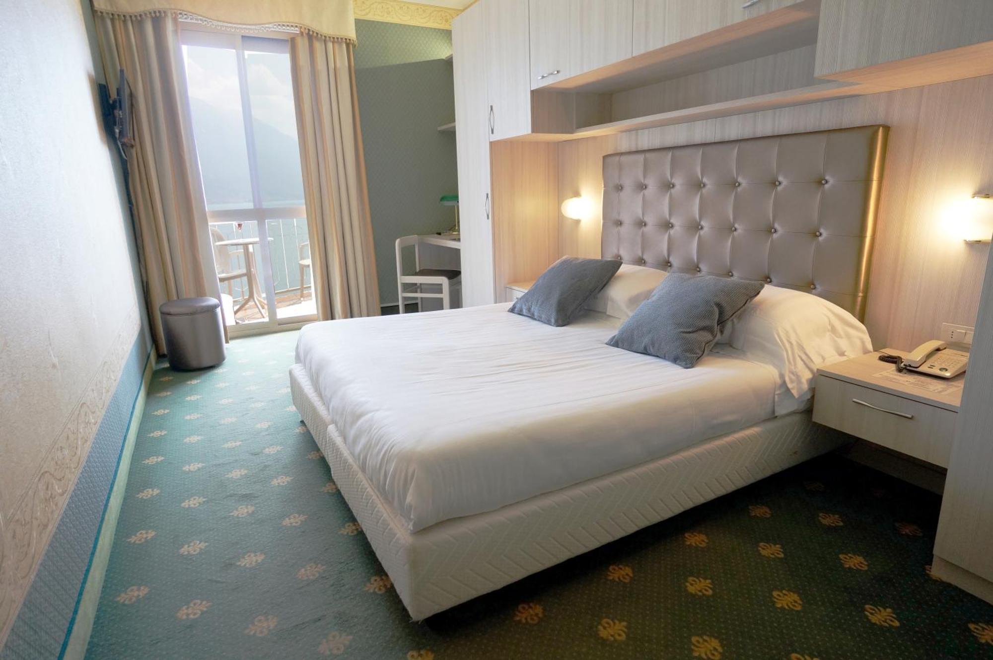 Hotel Splendid Palace Лимоне сул Гарда Екстериор снимка