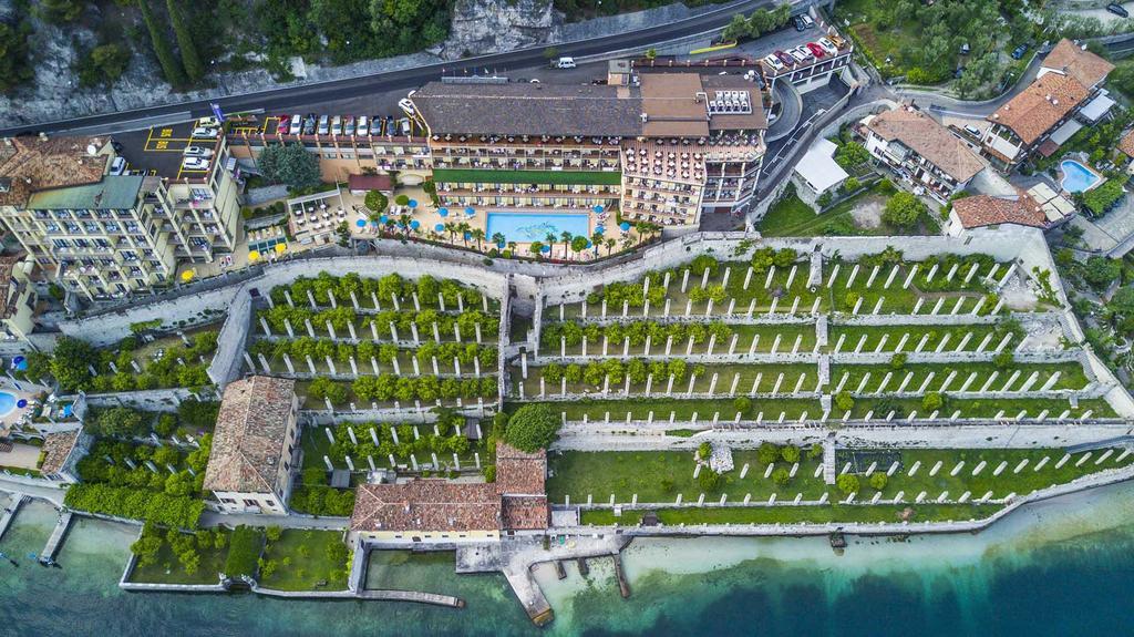 Hotel Splendid Palace Лимоне сул Гарда Екстериор снимка